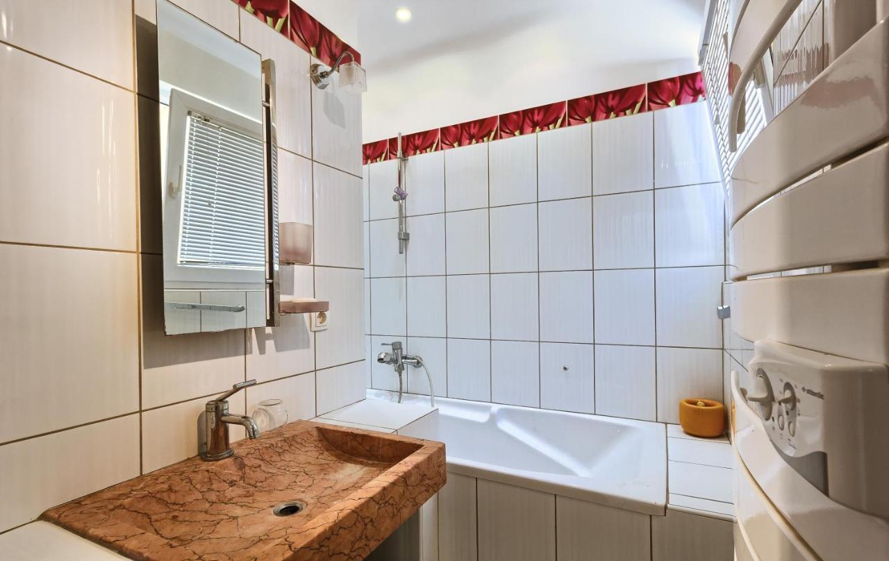 Villa Unique Sur La Plage Pour Des Vacances Inoubliables En Famille Ou Entre Amis Pour 10 Personnes Slatine Luaran gambar
