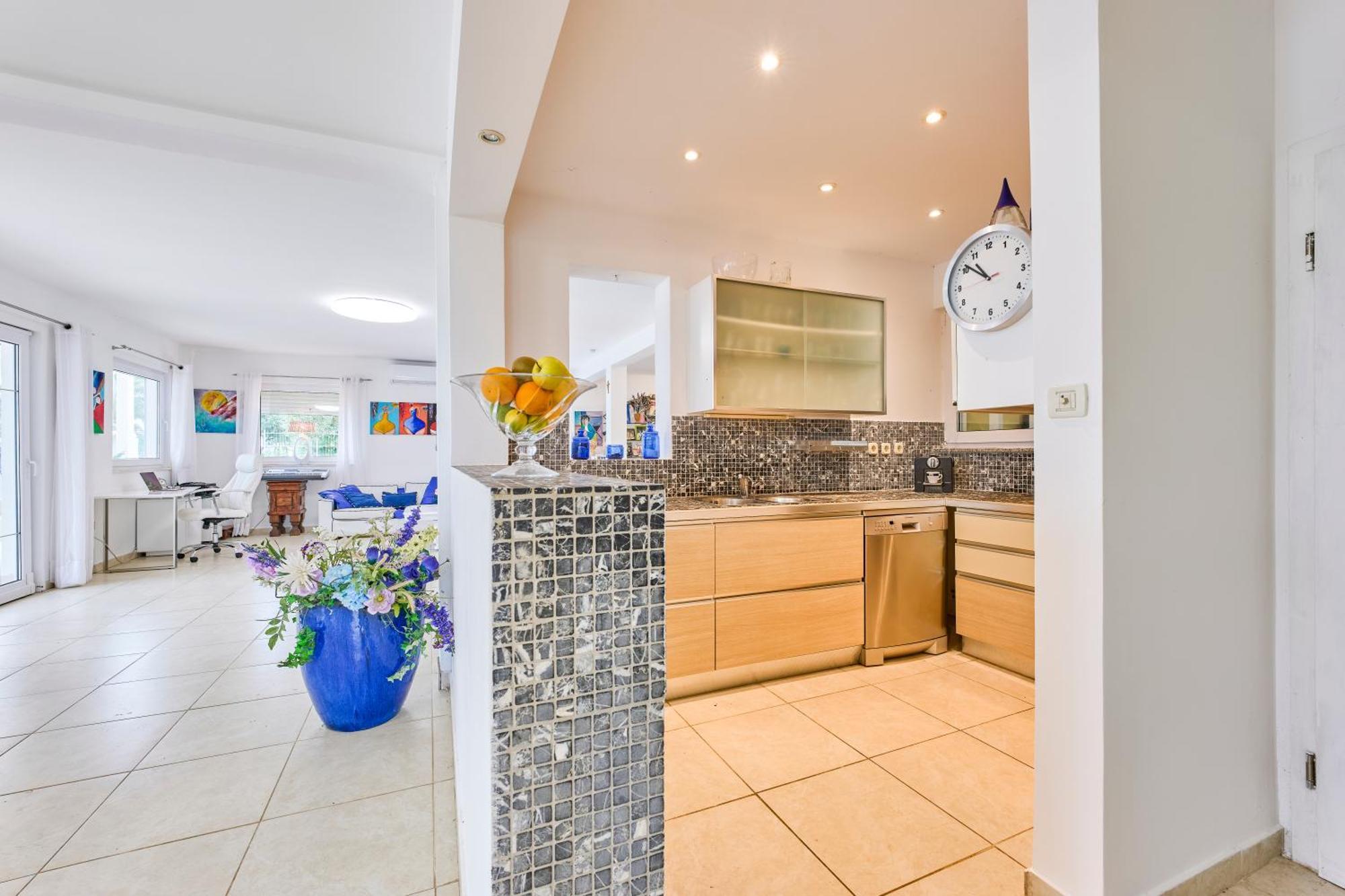 Villa Unique Sur La Plage Pour Des Vacances Inoubliables En Famille Ou Entre Amis Pour 10 Personnes Slatine Luaran gambar