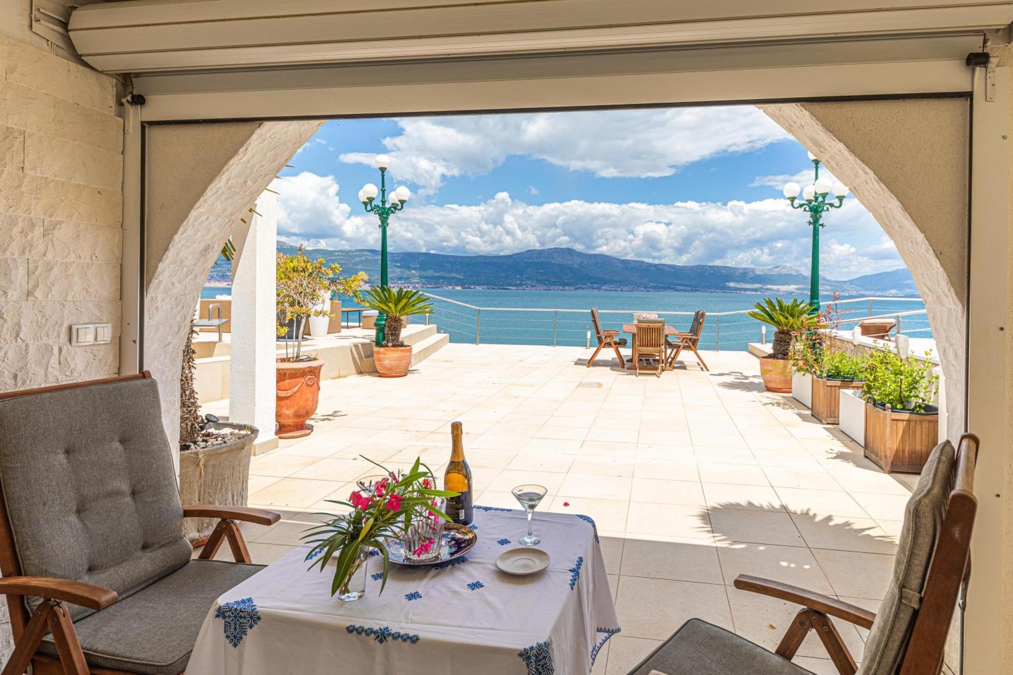 Villa Unique Sur La Plage Pour Des Vacances Inoubliables En Famille Ou Entre Amis Pour 10 Personnes Slatine Luaran gambar